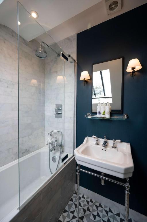 The Bottle & Glass Inn - Garden View - Room 1 - Ampia Camera Doppia