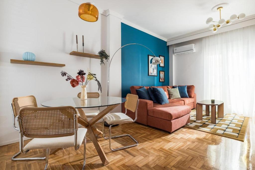 Stylish Boutique Apartment White Tower View
