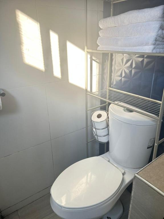 Super cozy house with tub - central