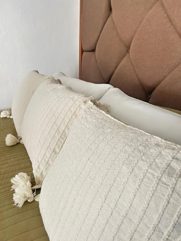 Super cozy house with tub - central