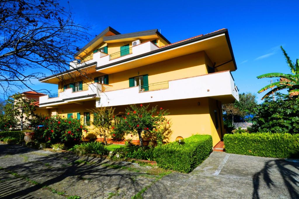 Appartamenti Del Sole - Housity