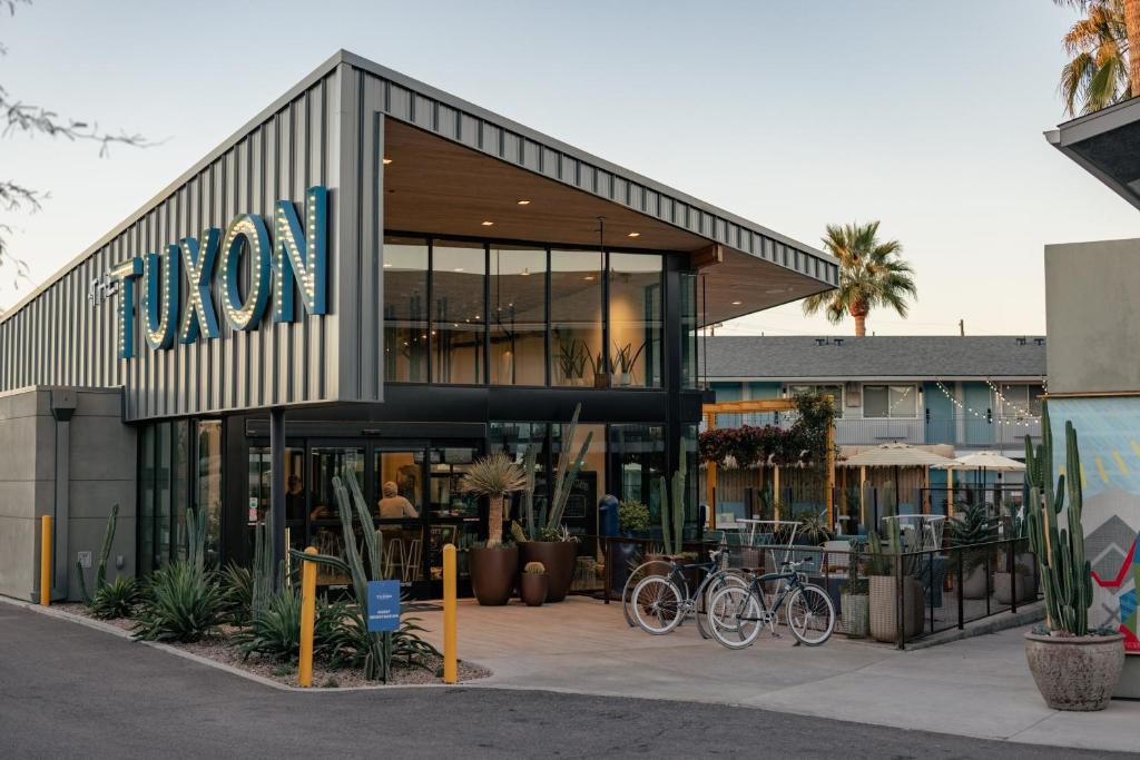 ขี่จักรยานที่ voco The Tuxon by IHG หรือบริเวณรอบ ๆ