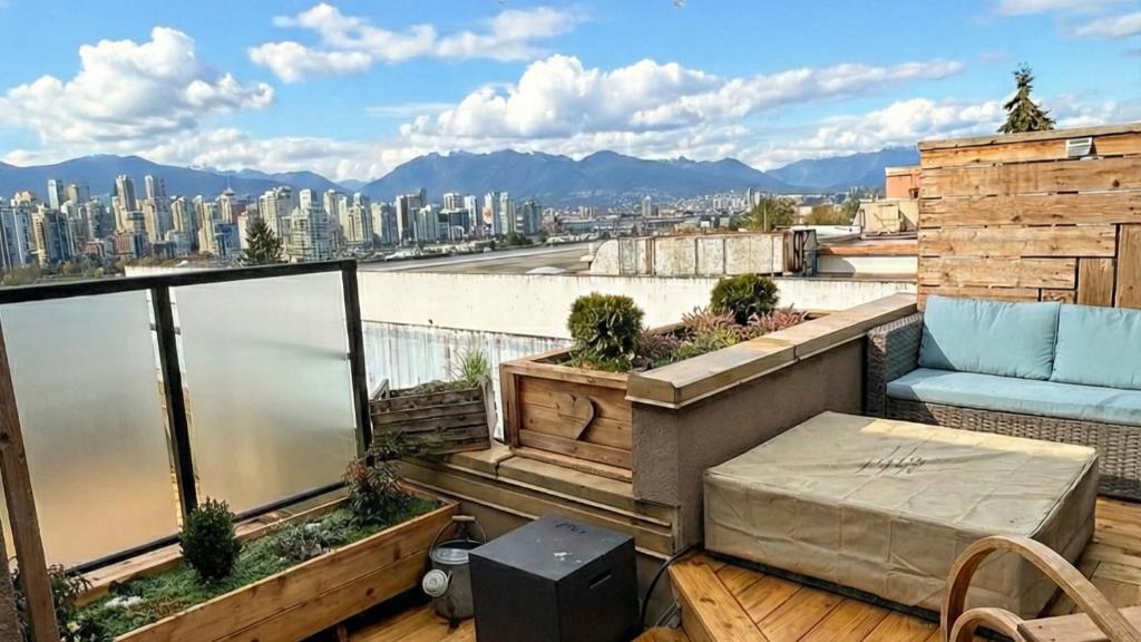 W Rooftop City Line Views w Rooftop Patio, Vancouver (updated prices 2026)