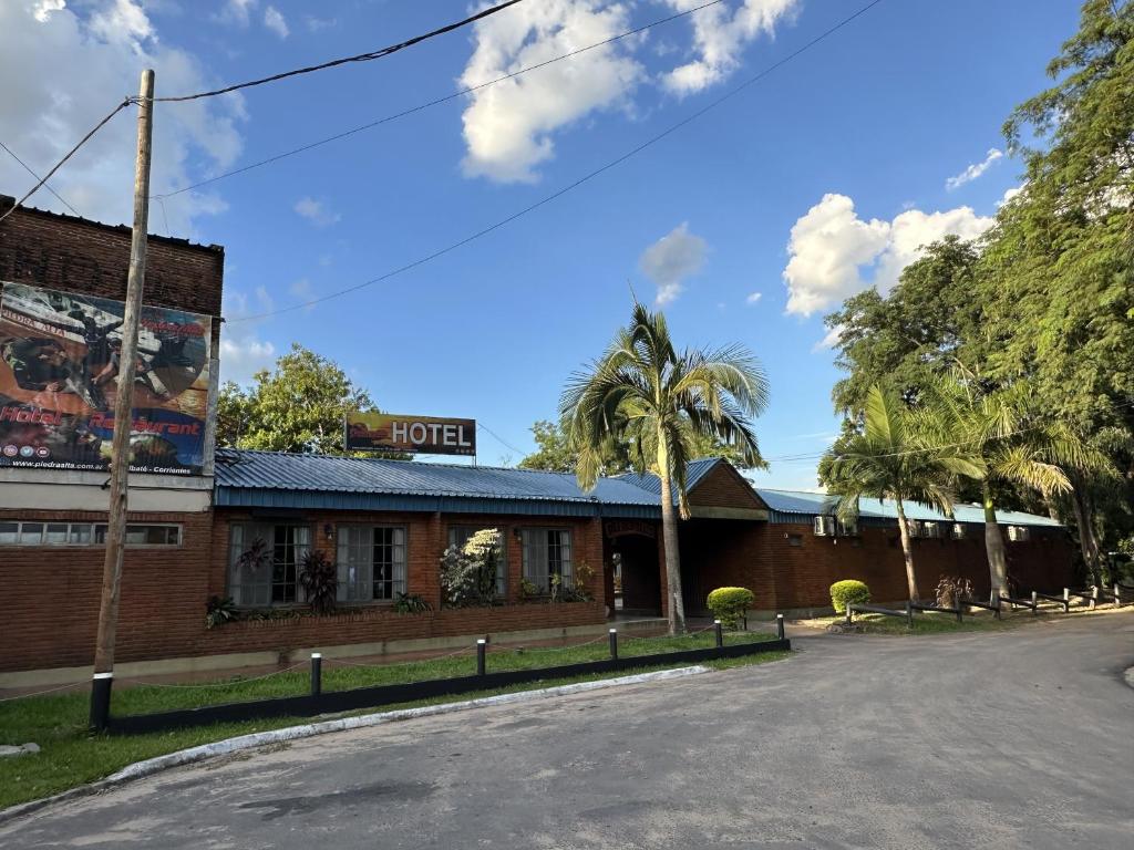 Piedra Alta Hotel & Restaurante