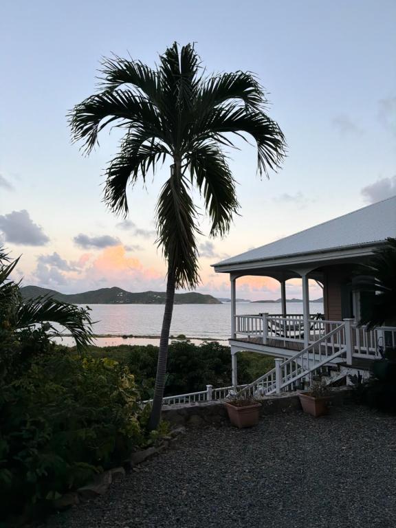 BLUE PEARL VILLA in St John USVI - breathtaking ocean views, private pool, backup power, air conditioning