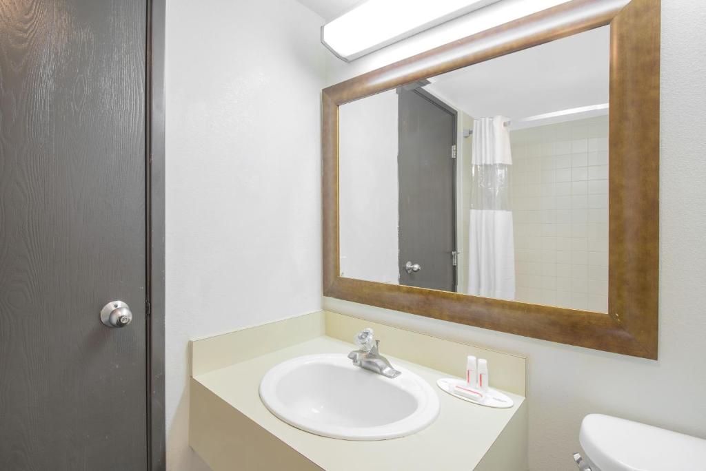 Skylight Inn Willoughby - Cleveland Mentor - Chambre Queen De Luxe Avec Deux Lits Queen - Non-fumeurs