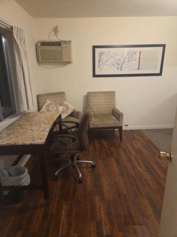 Bigfoot Motel - Standard Quadruple Room
