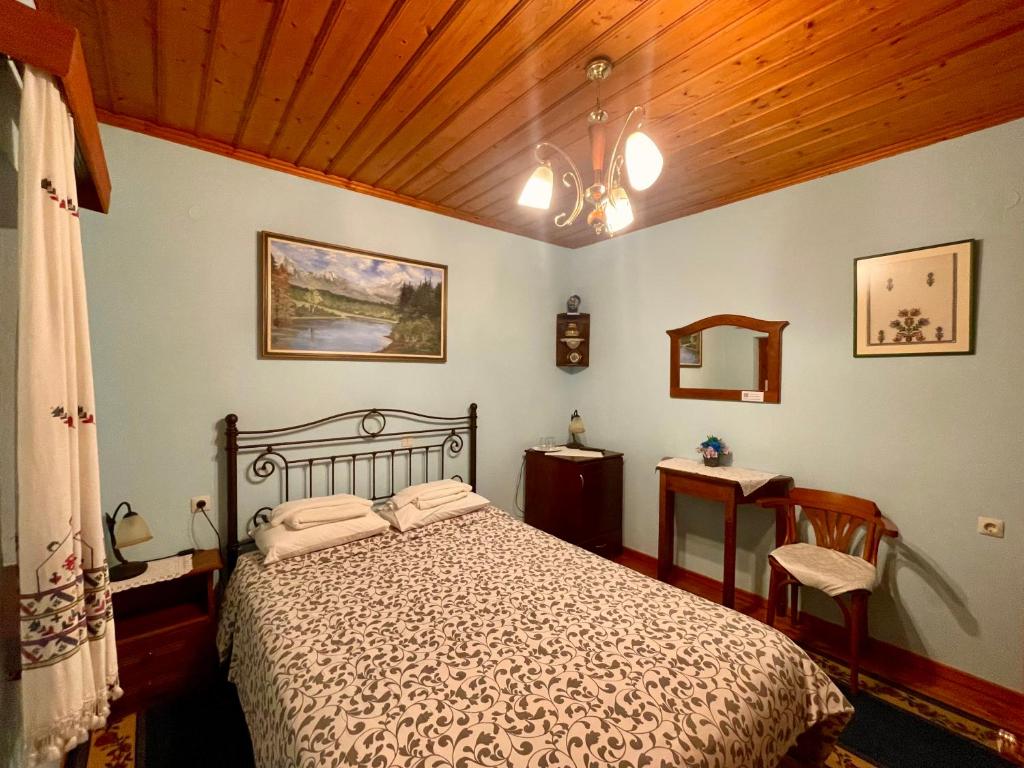 Xenonas Achnoulas - 11