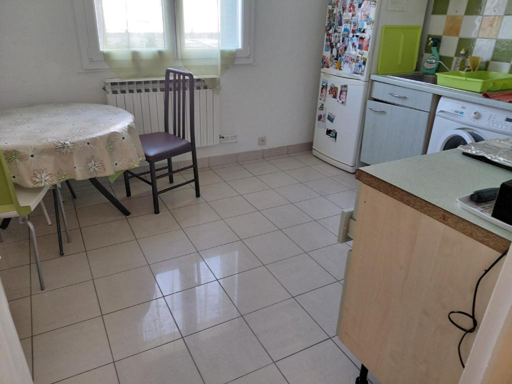 The Handy Flat