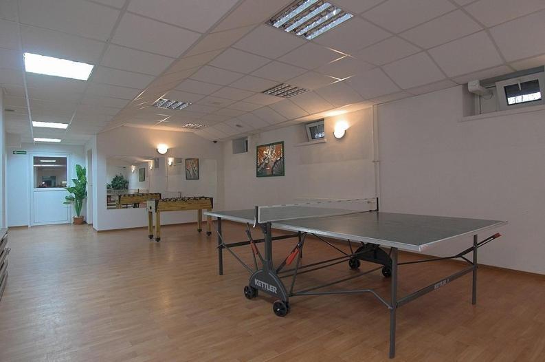 Stolný tenis v ubytovaní OW Jaskółka alebo v jeho okolí