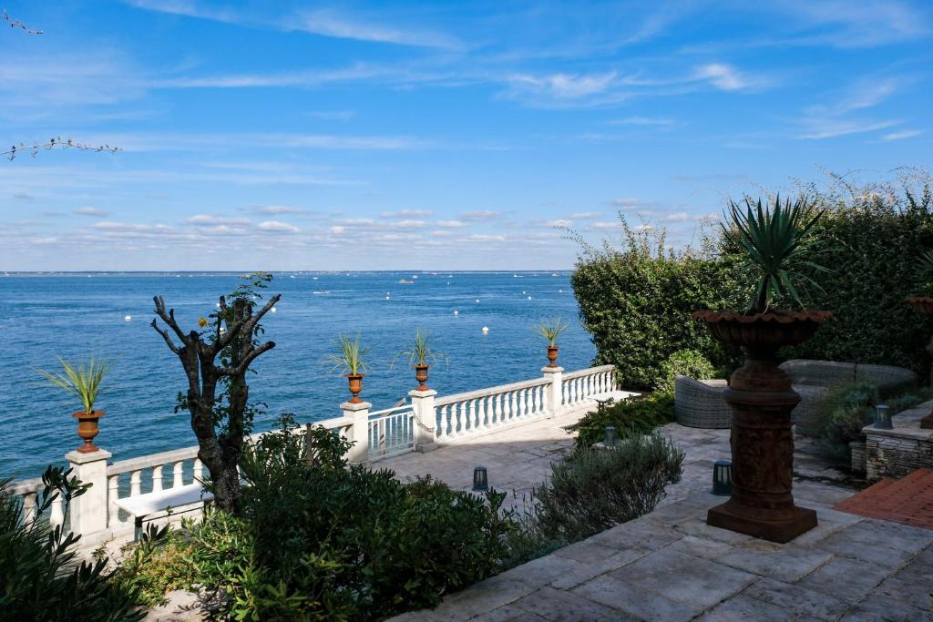Villa Belle Époque - Archik - Vue Bassin - 1 ère ligne