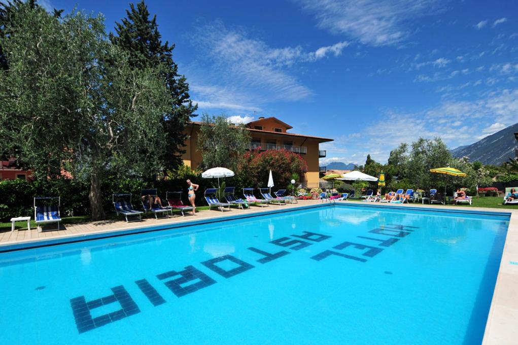 Bazén v ubytování Hotel Astoria - 3stelle S nebo v jeho okolí