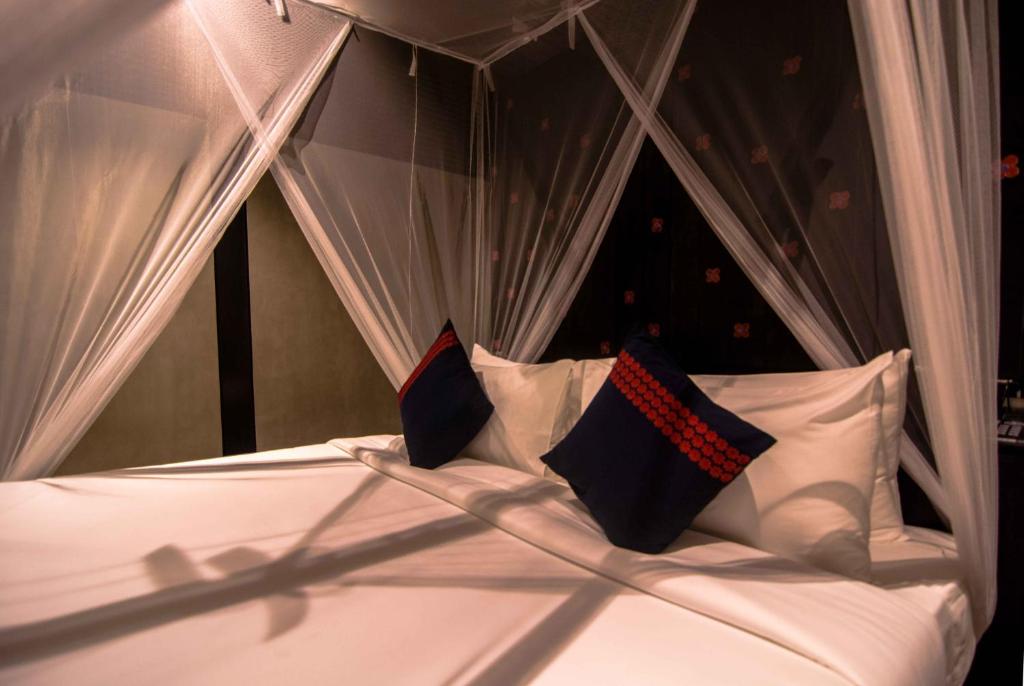 Santani Wellness Kandy - 6