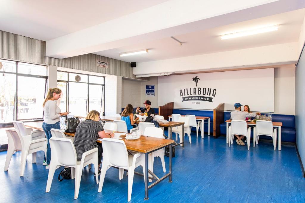 Hosté ubytování Billabong Backpackers Resort