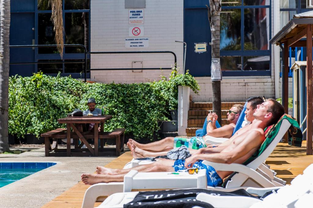 Hosté ubytování Billabong Backpackers Resort