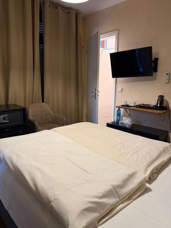 Boutique Hotel Sena - Small Double Room