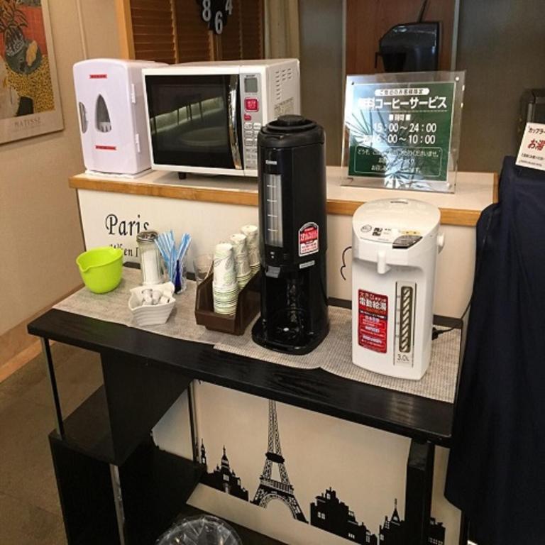 Příslušenství pro přípravu čaje a kávy v ubytování Hotel Crown Hills Takefu
