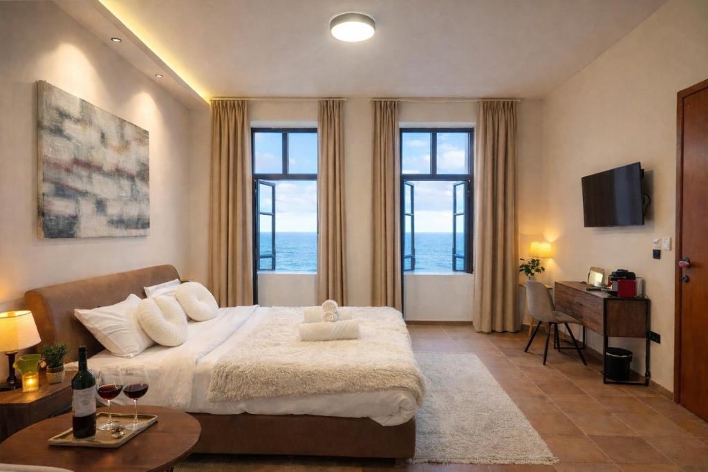 Endless Blue Suites