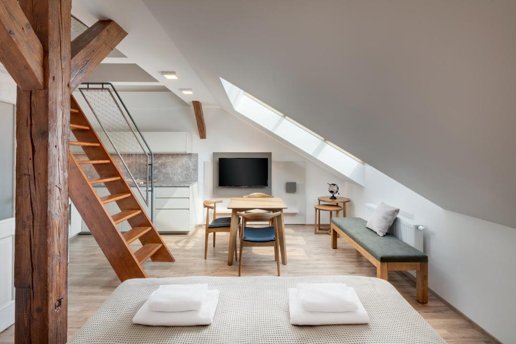 Louren Apartments - 