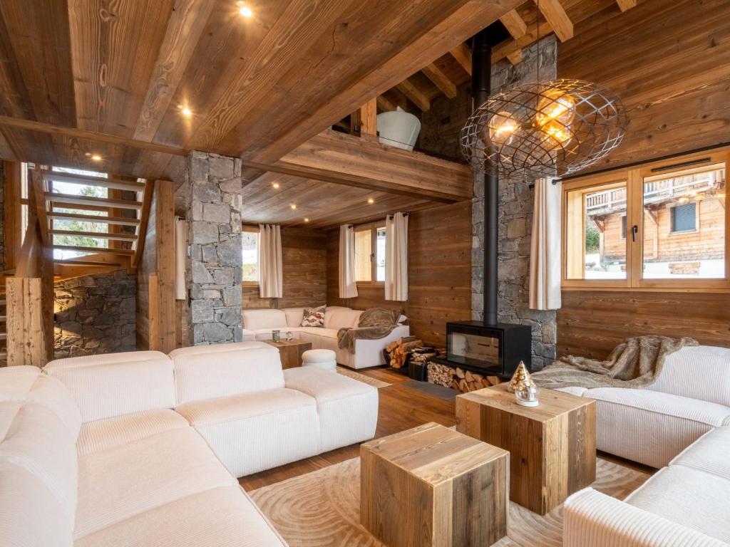 Chalet Luxueux aux Gets avec Jacuzzi et Sauna, Animaux Bienvenus