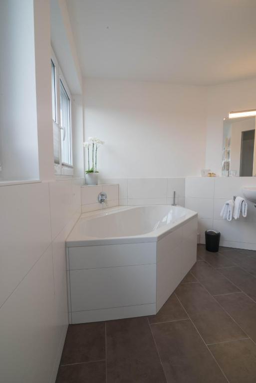 BoardingHouse N22 Oberboihingen - Suite 2 Chambres