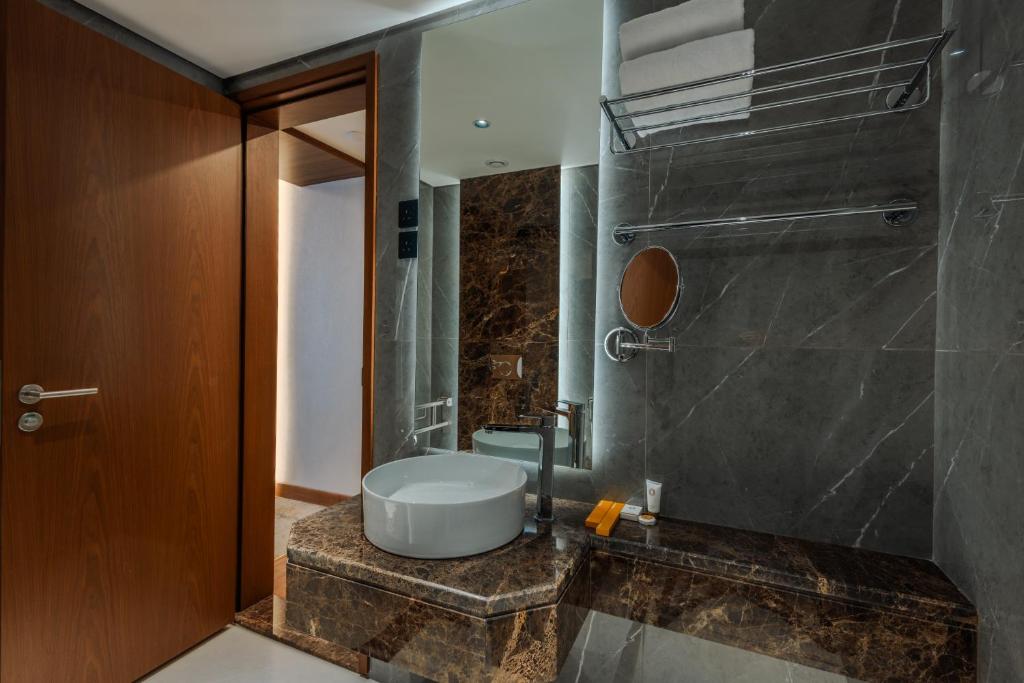 Kuwait Continental Hotel - Standard Twin Room