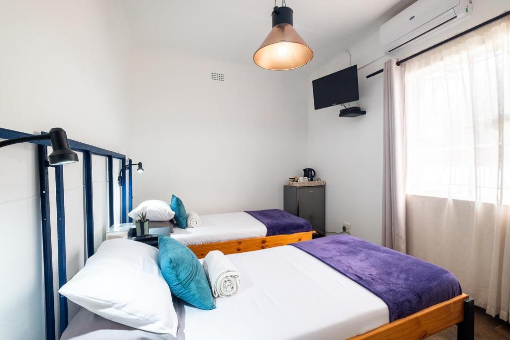 Kate's Nest Guesthouse & Backpackers - Eenpersoonskamer Met Eigen Badkamer