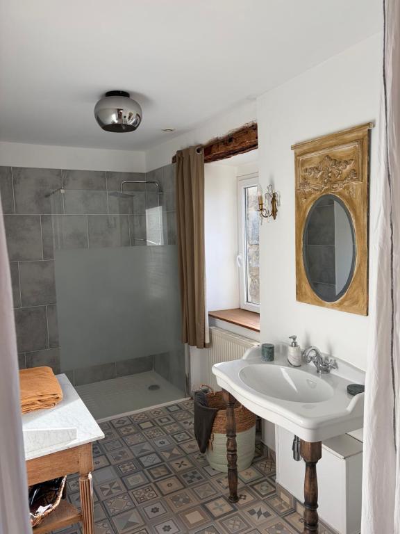 LE DOMAINE DE COAT ROGAN La chambre romantique - Housity