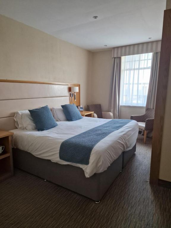 Pier Hotel - 
