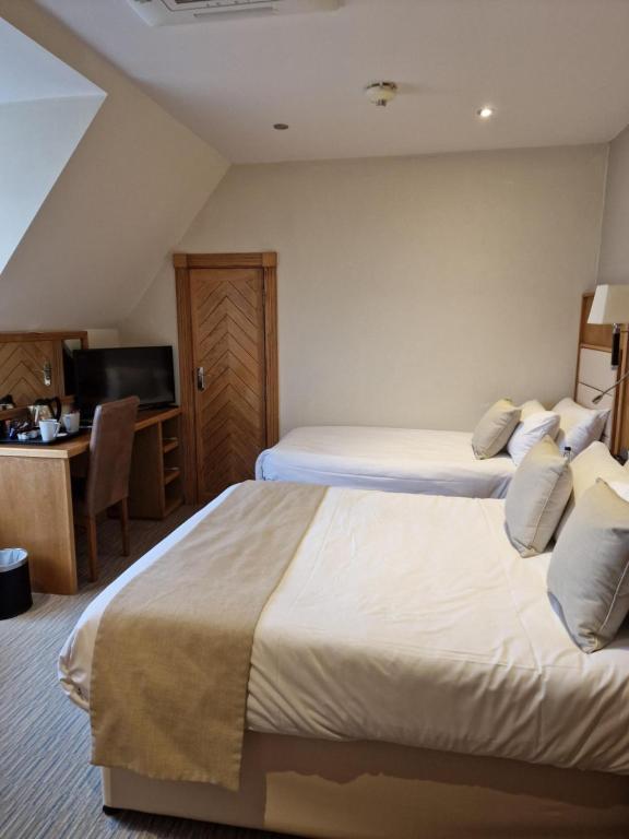 Pier Hotel - 