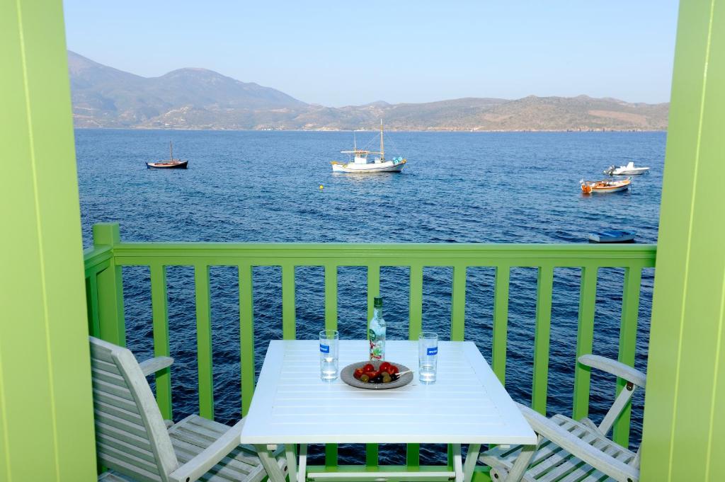 Tsakanos Traditional Sirma tesisinde bir balkon veya teras