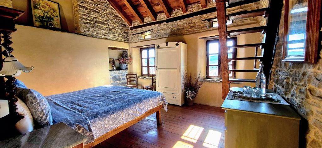 Ca' d'Alfieri - King Room With Mountain View