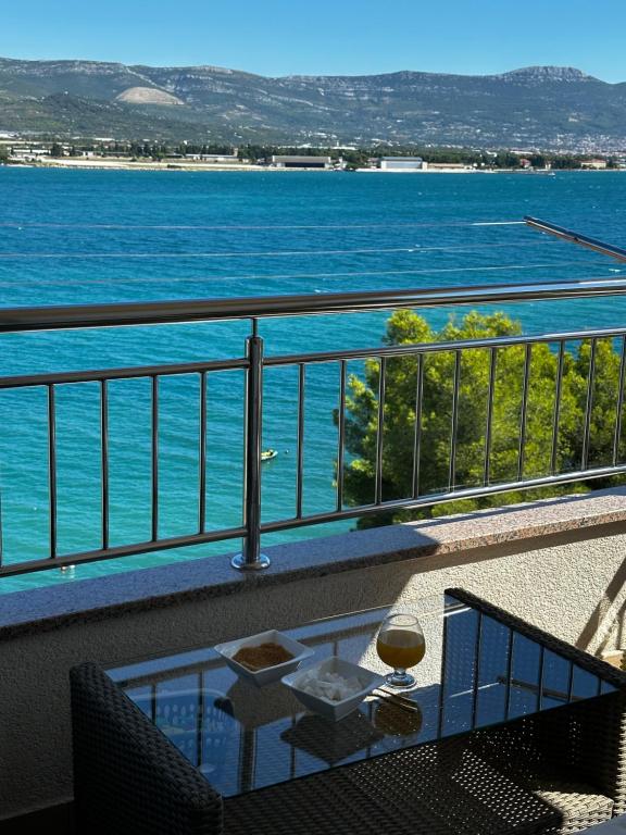 Apartment IslandSea - high end retreat with breathtaking sea views