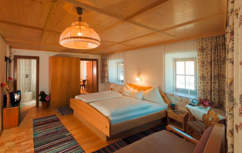 Posteľ alebo postele v izbe v ubytovaní Hotel Gut Kramerhof