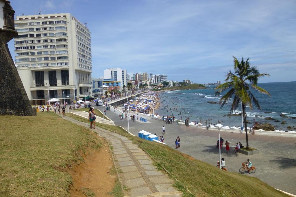  One-bedroom Apartment with Sea view and View to Farol da Barra Praiaville