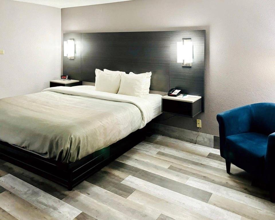 Quality Inn Raynham - Taunton - Non-Smoking - King Room