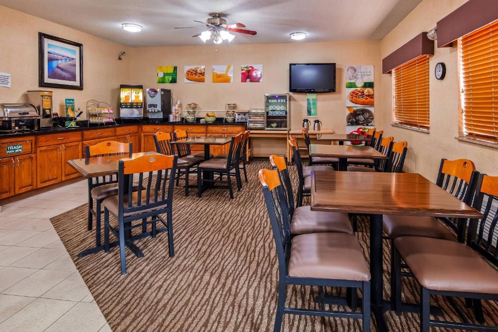 Quality Inn Tomah photo
