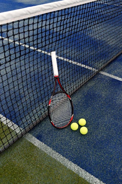 Tenis a/nebo squash v ubytování Belle Mont Sanctuary Resort - Kittitian Hill nebo okolí