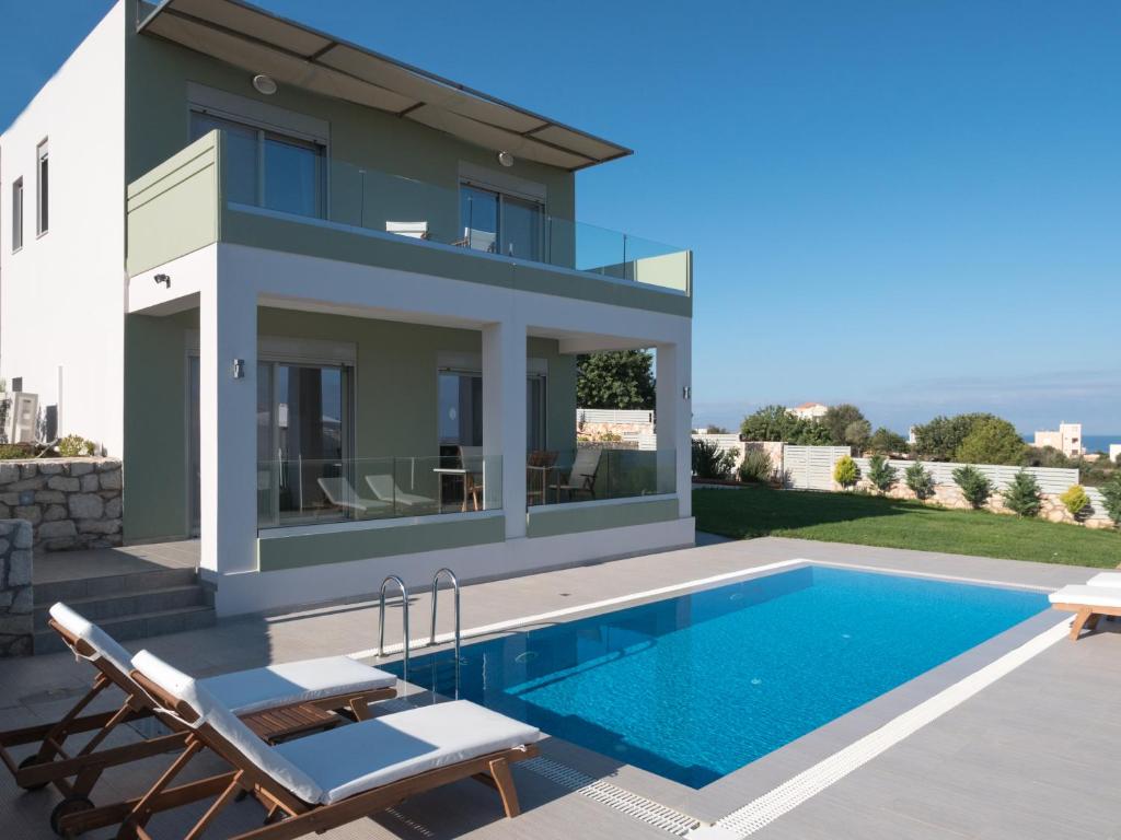 Basen w obiekcie Κatakis Villas lub w pobliżu