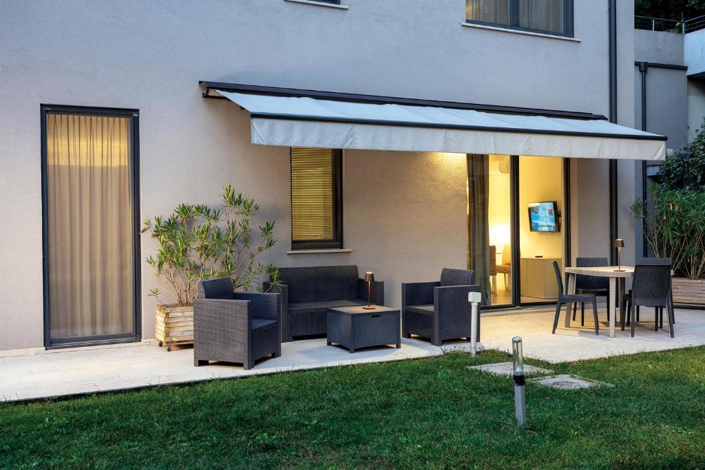 Residence La Torre con private park - One-Bedroom Apartment With Garden
