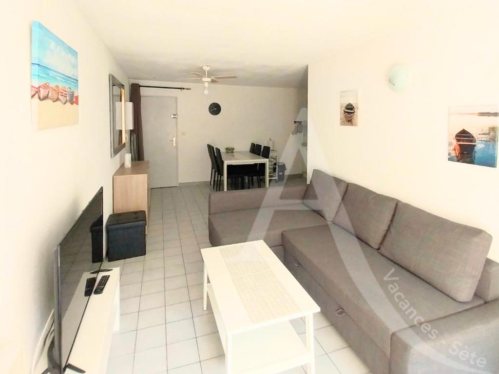 T3 capacite 6 personnes dans residence avec piscine et garage