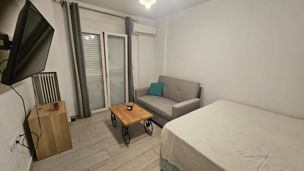 Green house in Ilisia-Hilton