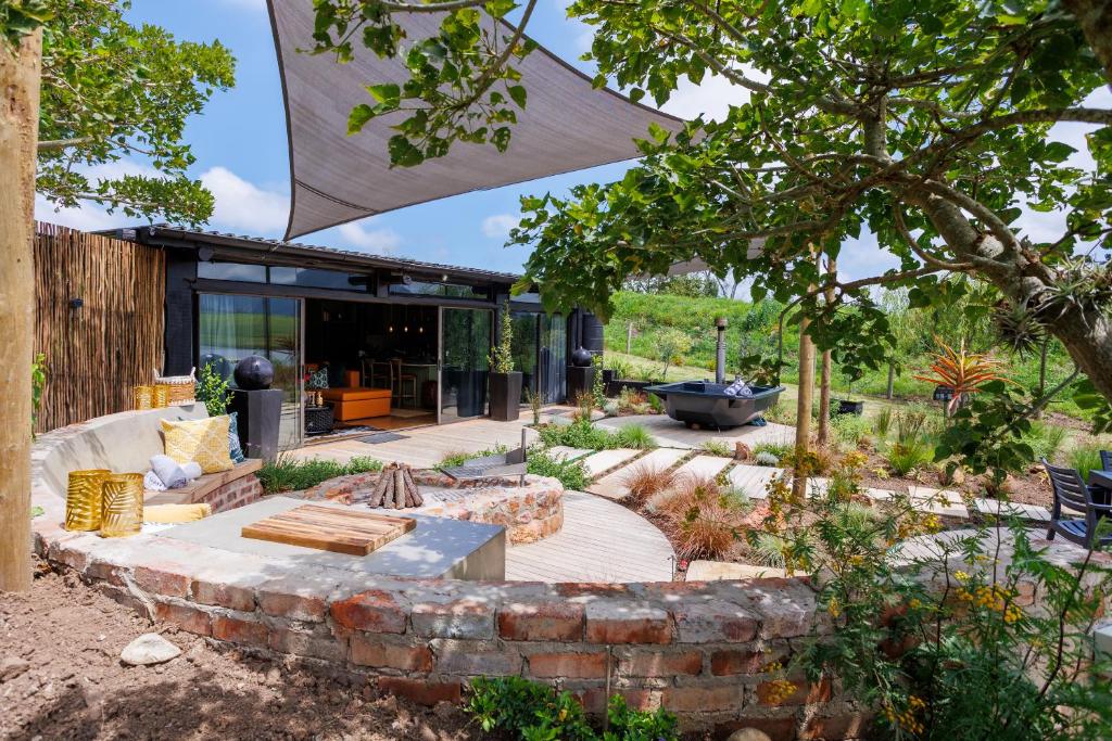naughty-by-nature-adults-only-luxury-cabin-hot-tub