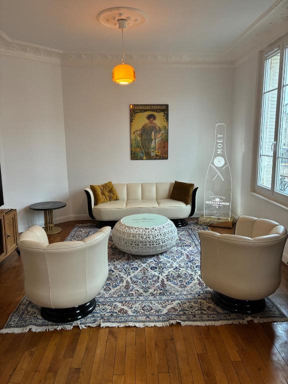 Beautiful 2 bedroom apartment - prime location