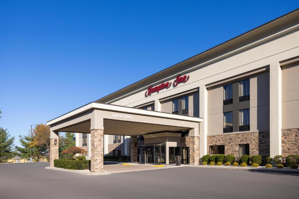 Hampton Inn Frostburg - Housity