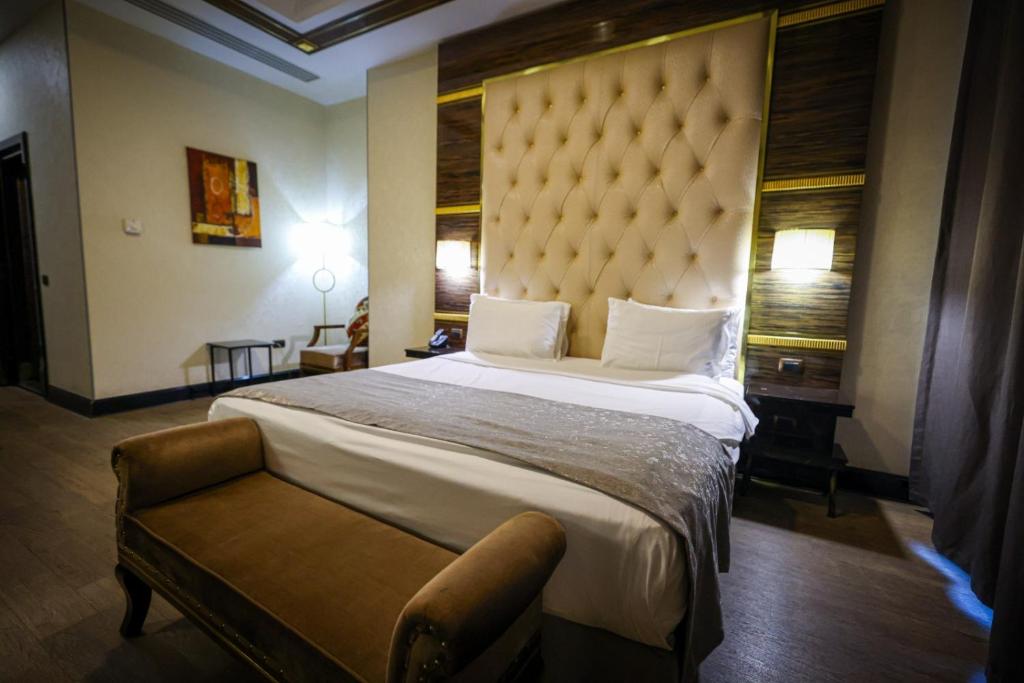 لابی و فضای عمومی Hotel Sapphire Baku - تصویر ۵