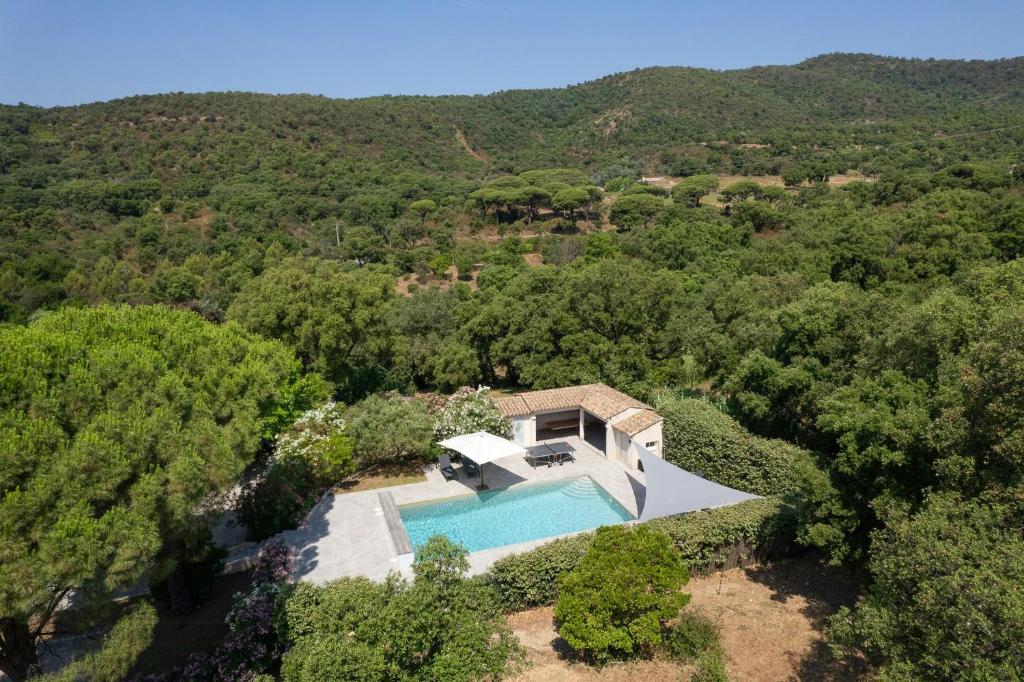 Villa With Pool House Near Sainte-Maxime