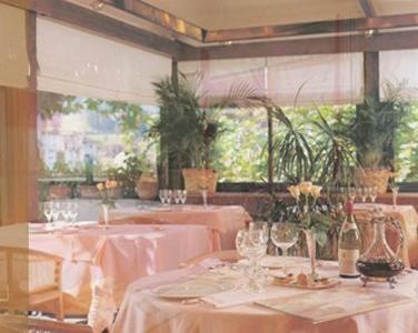 Restaurace v ubytování Hôtel des Pyrénées