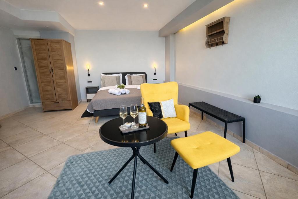 Endless blue suites 4