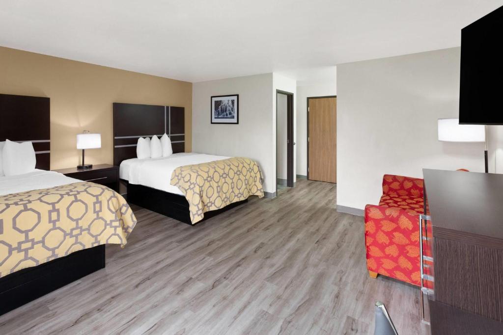 Baymont by Wyndham Green Bay photo